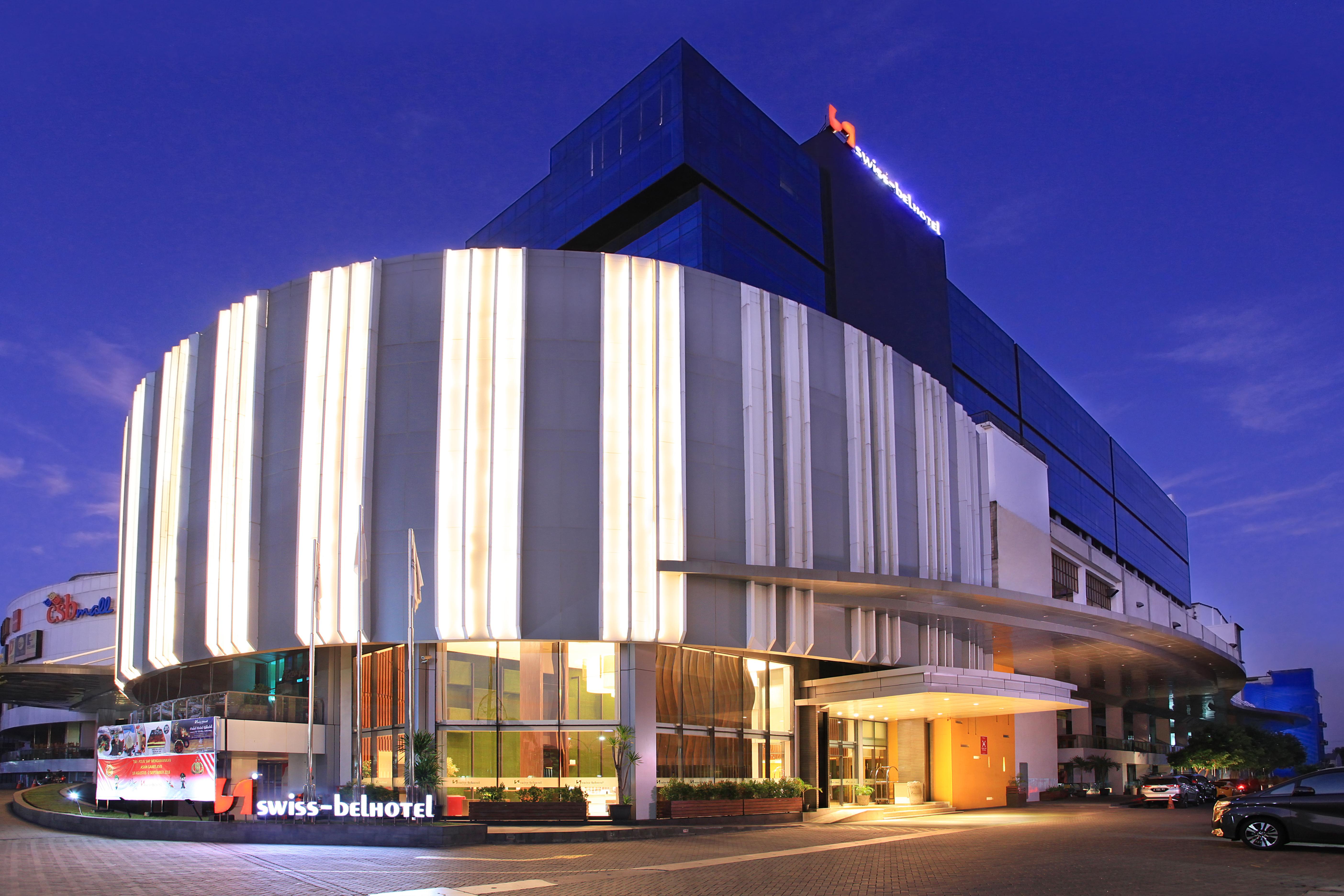 Swiss-Belhotel Cirebon Exterior photo