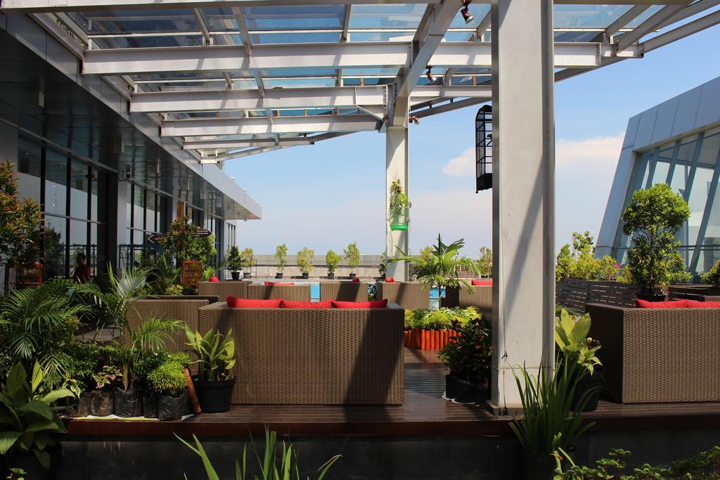 Swiss-Belhotel Cirebon Exterior photo